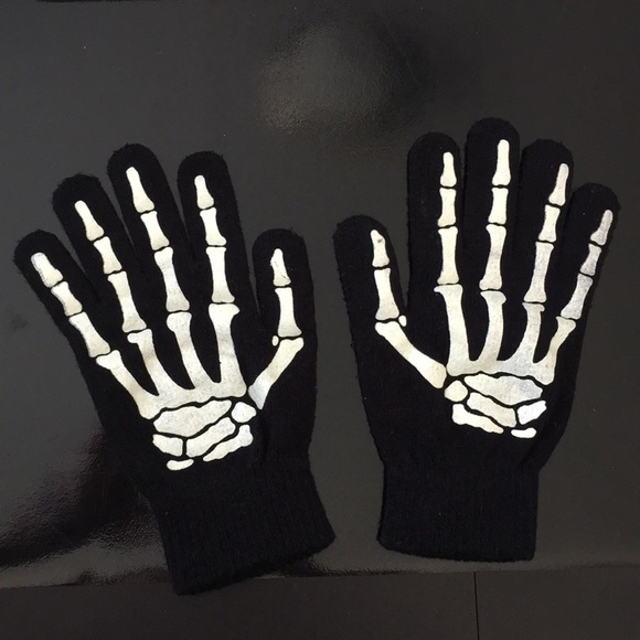 Skeleton Gloves - Picture 2 of 3